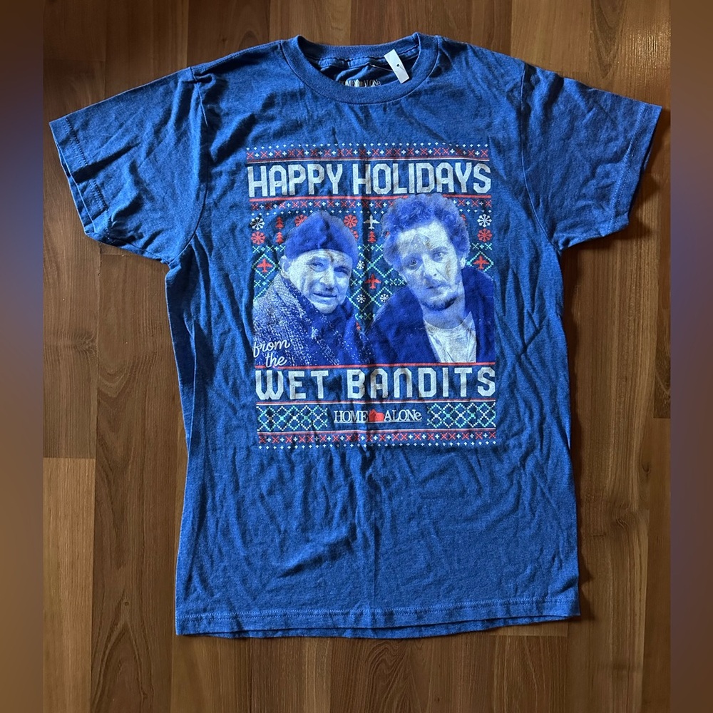 NWT Happy Holidays Wet Bandits Home Alone T-shirt size Medium